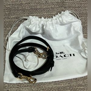 Coach Black Leather Crossbody/Shoulder Strap With Gold Hardware EUC